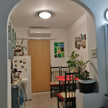 Jorali Apartment Oradea Exterior photo
