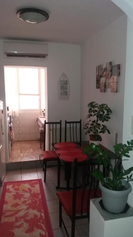 Jorali Apartment Oradea Exterior photo